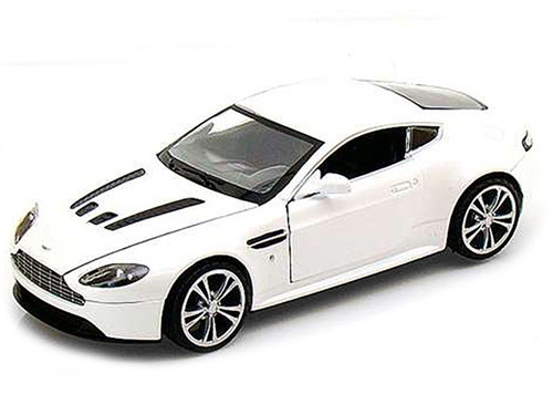 1/24 Motormax Aston Martin Vantage Pearl White Diecast Car Model