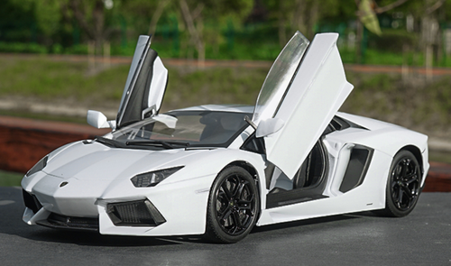 1/18 Welly FX Lamborghini Aventador LP700-4 (White) Diecast Car Model