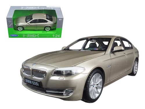1/24 Welly FX BMW F10/F11/F07/F18 (2010–2016) 5 Series 535i (Gold
