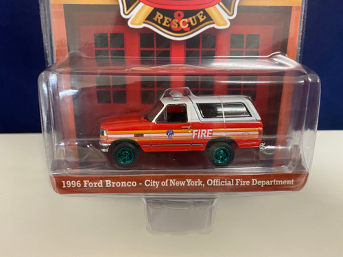 CHASE CAR 1996 Ford Bronco Red and White with Stripes "City of New York Official Fire Department" (New York) "Fire & Rescue" Series 3 1/64 Diecast Model Car by Greenlight