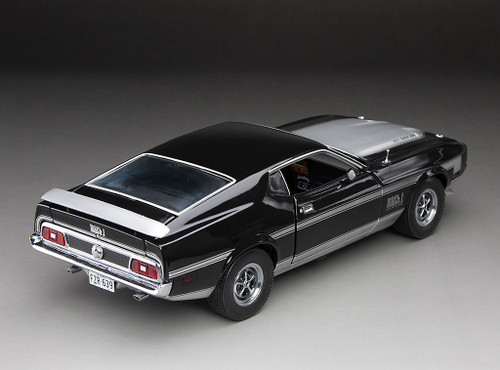 105-006 サンスター 1/18 フォード マスタング 1971 Mach1 1971 Ford Mustang MACH 1 – Grabber Lime – sunstarmodelcars