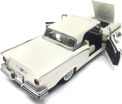 1/18 Sunstar 1957 Ford Fairlane 500 Skyline (White) Diecast Car Model