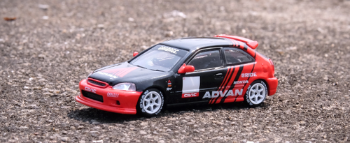 1/64 INNO MODEL HONDA CIVIC TYPE-R (EK9) ADVAN Livery