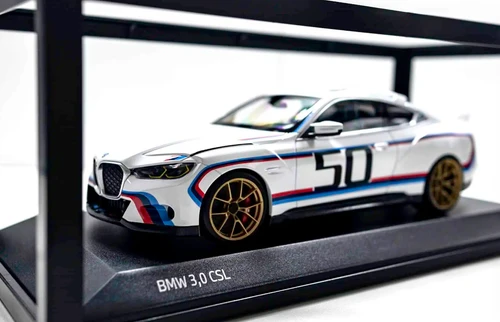 1/18 Dealer Edition 2022 BMW 3.0 CSL 50 Years Edition Diecast Car Model