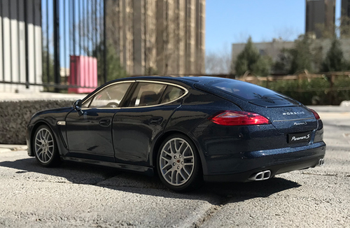 1/18 Welly Porsche Panamera S (Dark Blue) Diecast Car Model