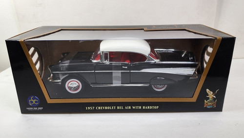 1/18 Road Signature 1957 Chevrolet Bel Air Hardtop (Black) Diecast Car Model