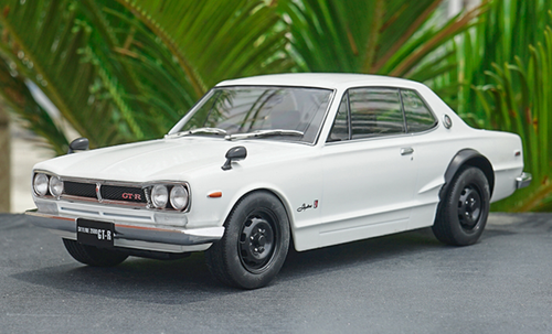 1/18 Triple9 Triple 9 Collection Nissan SKYLINE GTR GT-R KPGC10 (White) Diecast Car Model