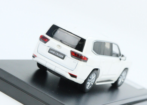 1/64 LCD Toyota Land Cruiser 300 ZX (White) Diecast Car Model