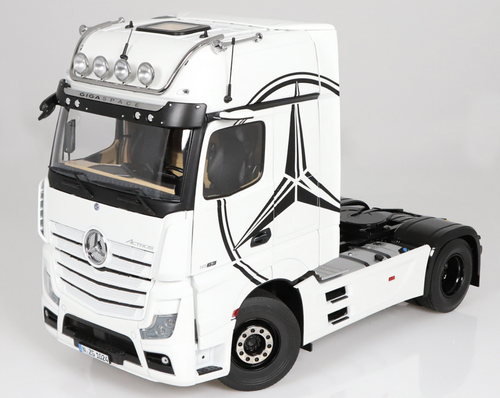 1/18 NZG Mercedes-Benz Actros GigaSpace 4x2 (White with Star) Truck Header Diecast Model