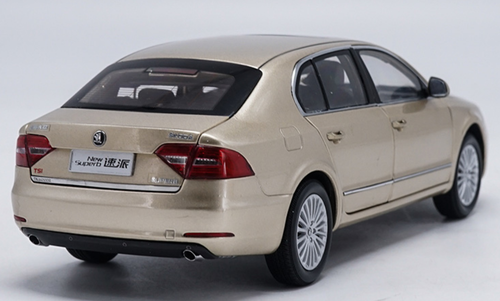 1/18 Dealer Edition Skoda New Superb (Golden Champagne) Diecast Car Model