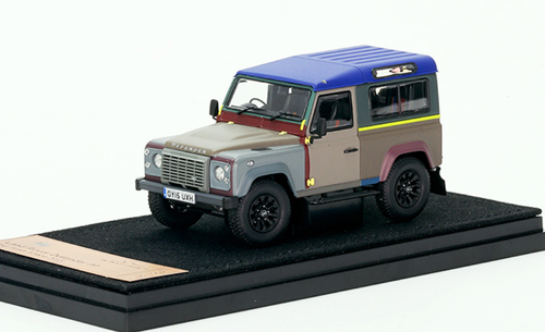 1/43 Almost Real AlmostReal Land Rover Defender 90 Paul Smith Edition 2015 Diecast Car Model