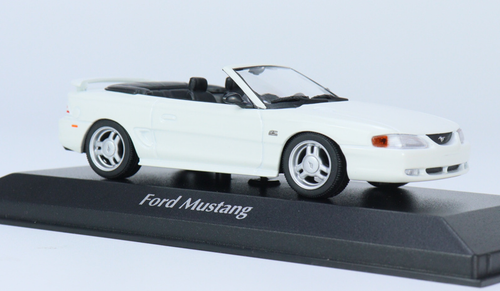 1/43 Minichamps 1994 Ford Mustang Cabriolet (White) Car Model