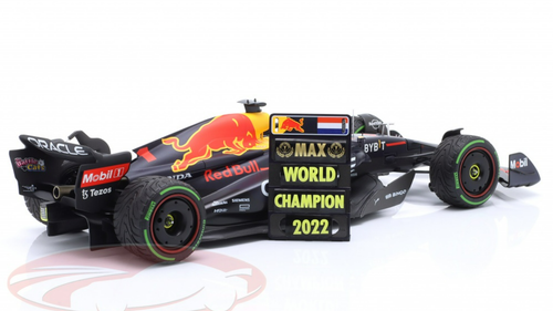 1/18 Minichamps 2022 Formula 1 Max Verstappen Red Bull RB18 #1 Winner Japan GP World Champion Car Model with Collector Box