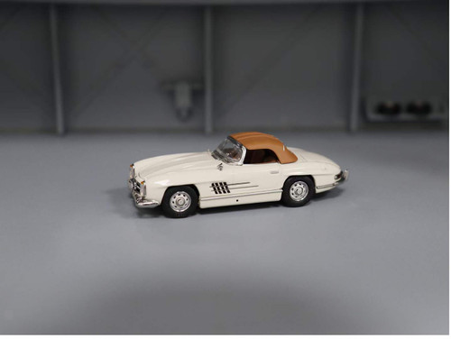 1/64 DCM Mercedes-Benz Mercedes Benz 600 W100 Pullman Convertible