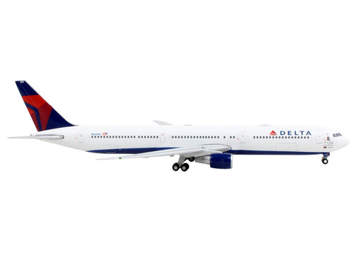 Boeing 767-400ER Commercial Aircraft "Delta Air Lines" White with Blue Tail 1/400 Diecast Model Airplane by GeminiJets
