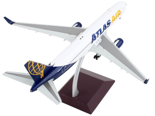 Boeing 767-300ER Commercial Aircraft "Atlas Air" White with Blue Tail "Gemini 200" Series 1/200 Diecast Model Airplane by GeminiJets