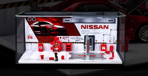 1/64 MoreArt Nissan Repair Shop Diorama with Lights (car models & figures NOT included)