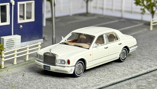 1/64 GFCC Rolls-Royce Silver Seraph (White) Diecast Car Model