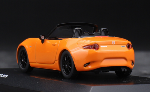 1/64 Kyosho Mazda MX-5 MX5 Miata Roadster (Orange) Car Model