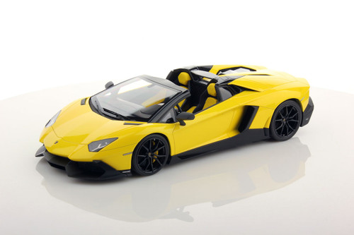 ミニカー Lamborghini 720th yellow. Another one of my favorite Lambos! Lamborghini Aventador