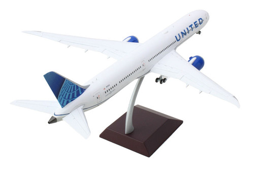 Boeing 787-10 Commercial Aircraft with Flaps Down "United Airlines" White with Blue Tail "Gemini 200" Series 1/200 Diecast Model Airplane by GeminiJets