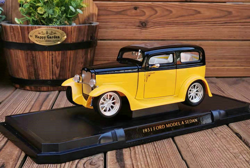 1/18 1931 Peerless Master 8 Sedan (Cinnamon Red) Diecast Car Model