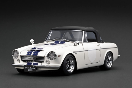 オートアート 1/18「DATSUN FAIRLADY 2000」 1/18 AUTOart Datsun Fairlady 2000 Silver w/ Box From Japan