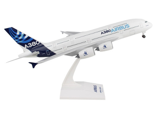 Airbus A380-800 Commercial Aircraft "Airbus" (F-WWDD) White with Dark Blue Tail (Snap-Fit) 1/200 Plastic Model by Skymarks