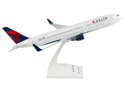 Boeing 767-300 Commercial Aircraft "Delta Air Lines" (N178DZ) White with Red and Blue (Snap-Fit) 1/150 Plastic Model by Skymarks
