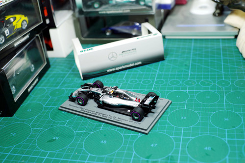 1/43 Minichamps 2018 Formula 1 Lewis Hamilton Mercedes-AMG W09 #44
