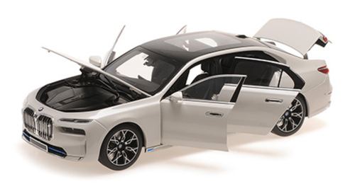 1/18 Minichamps 2022 BMW i7 (Metallic White) Diecast Car Model