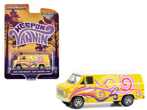 トイ  1976 Chevrolet G20 Yenko Parts Van 1/64 Diecast Model Car by