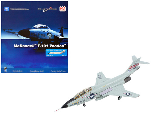 McDonnell RF-101B Voodoo Fighter Aircraft "The Happy Hooligans" (1975) United States Air Force "Air Power Series" 1/72 Diecast Model by Hobby Master