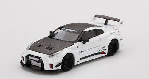 1/64 Mini GT Nissan Skyline GT-R R35 LB-Silhouette Works 35GT-RR Ver.1 (White) Diecast Car Model