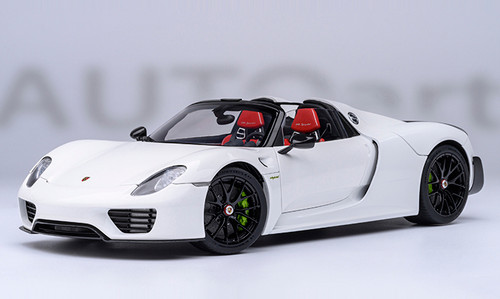 ポルシェ 918スパイダー 1/18 ホワイト マルティーニ アイドロン EML089A ポルシェ 918 スパイダー ヴァイザッハ