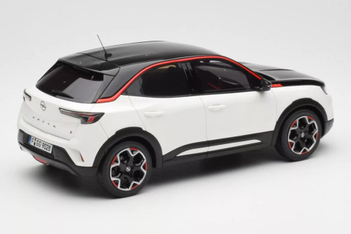 1/18 OTTO 2021 Opel Mokka E GS Line (Green & Black) Car Model