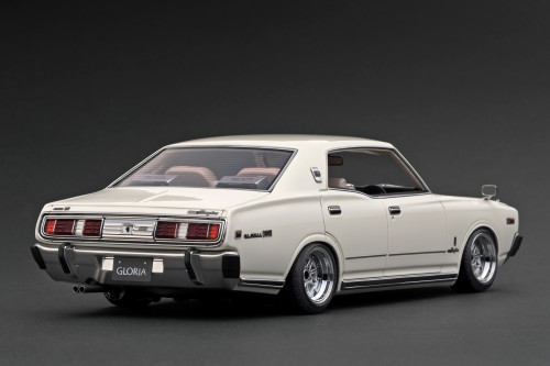 Ignition Model Cedric 1/18 紺色 Ignition Model Cedric 1/18 紺色