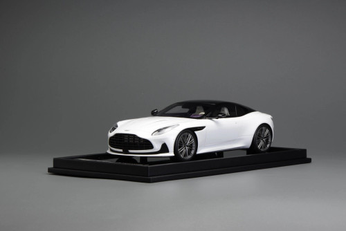 1/18 Motorhelix Aston Martin DB12 Coupe (Iridescent Emerald Green