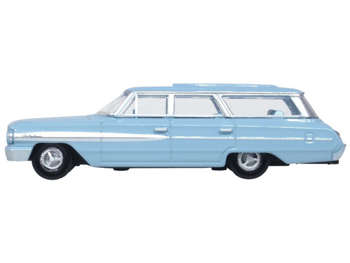 1942 Packard Clipper Touring Sedan Packard Blue 1/87 (HO) Scale