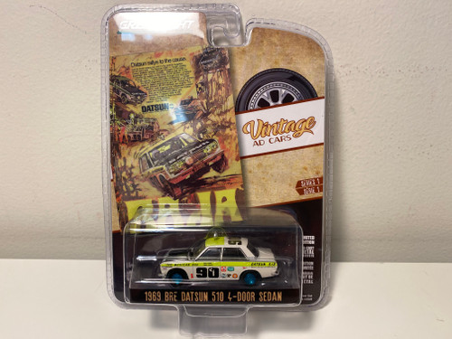 1/64 Greenlight 1969 Datsun 510 4-Door Sedan #90 
