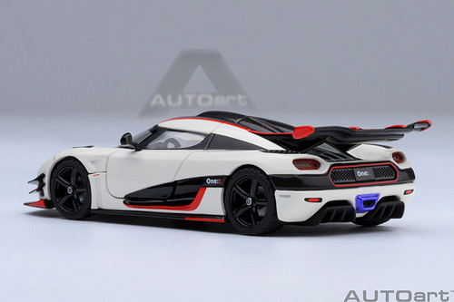1/18 AUTOart Koenigsegg ONE:1 (Matte Imperial Blue with Carbon