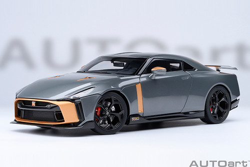 1/18 AUTOart Nissan GT-R50 By Italdesign (Metallic Red & Gold) Car