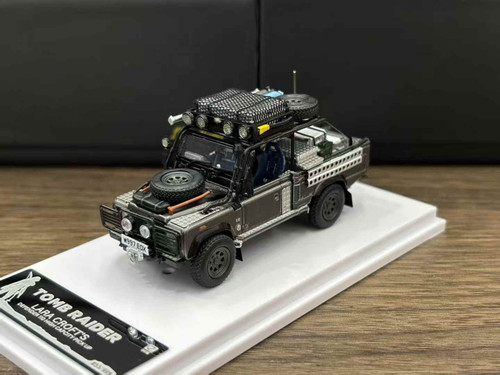 1/18 Kyosho 2001 Land Rover Defender Lara Croft Tomb Raider Movie