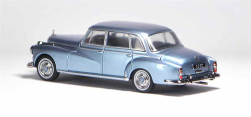 1/64 GFCC Mercedes-Benz 300D (Silver) Diecast Car Model