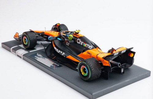 1/18 Minichamps 2025 Formula 1 Australian GP Winner McLaren F1 Team MCL39 #4 Lando Norris Car Model