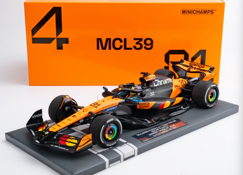 1/18 Minichamps 2025 Formula 1 China GP Winner McLaren F1 Team MCL39 #81 Oscar Piastri Car Model