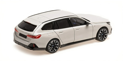1/18 Minichamps 2024 BMW i5 M60 Touring (White Metallic) Diecast Car Model