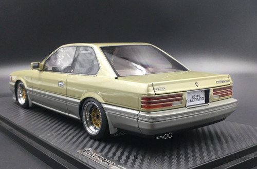 1/43 Ignition Model Nissan Leopard 3.0 Ultima (F31) Gold/Silver