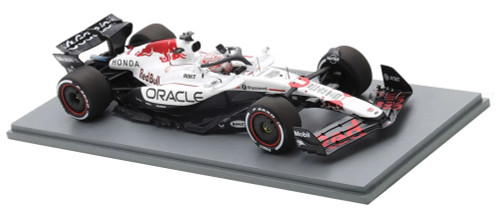 1/18 Spark 2025 Formula 1 Oracle Red Bull Racing RB21 Winner Japanese GP #1 Max Verstappen With Pit Board Car Model