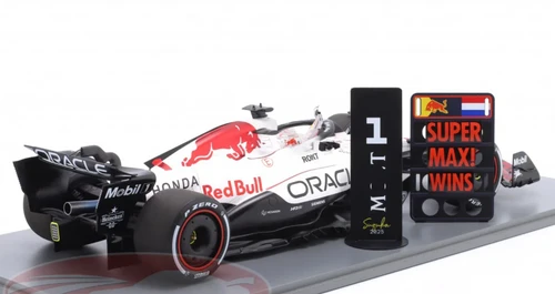 1/12 Spark Red Bull Racing RB21 No.1 Oracle Red Bull Racing Winner Japanese GP 2025 Max Verstappen With Pit Board Car Model